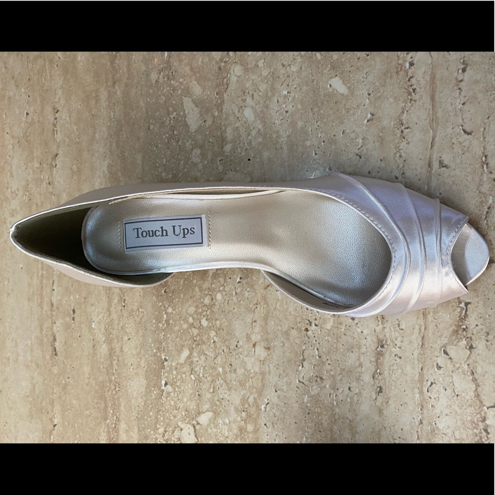 White heels - Picture 3 of 4